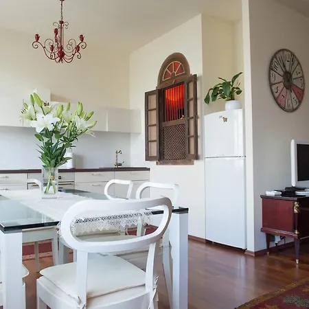 Raevala Boulevard Apartman *